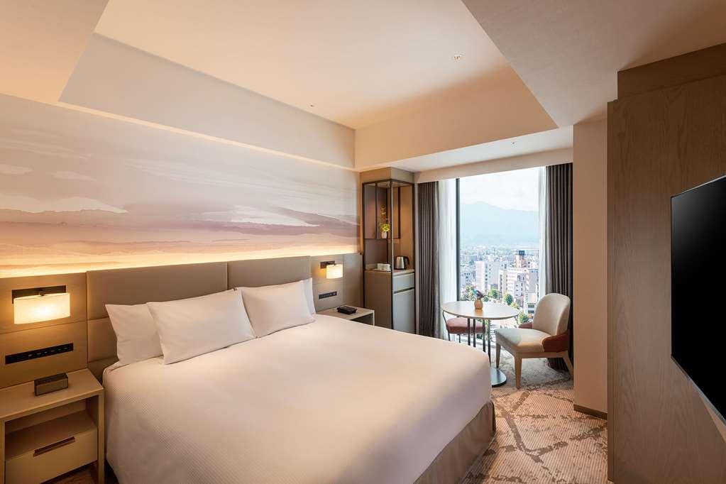 Doubletree By Hilton Toyama Hotell Rum bild