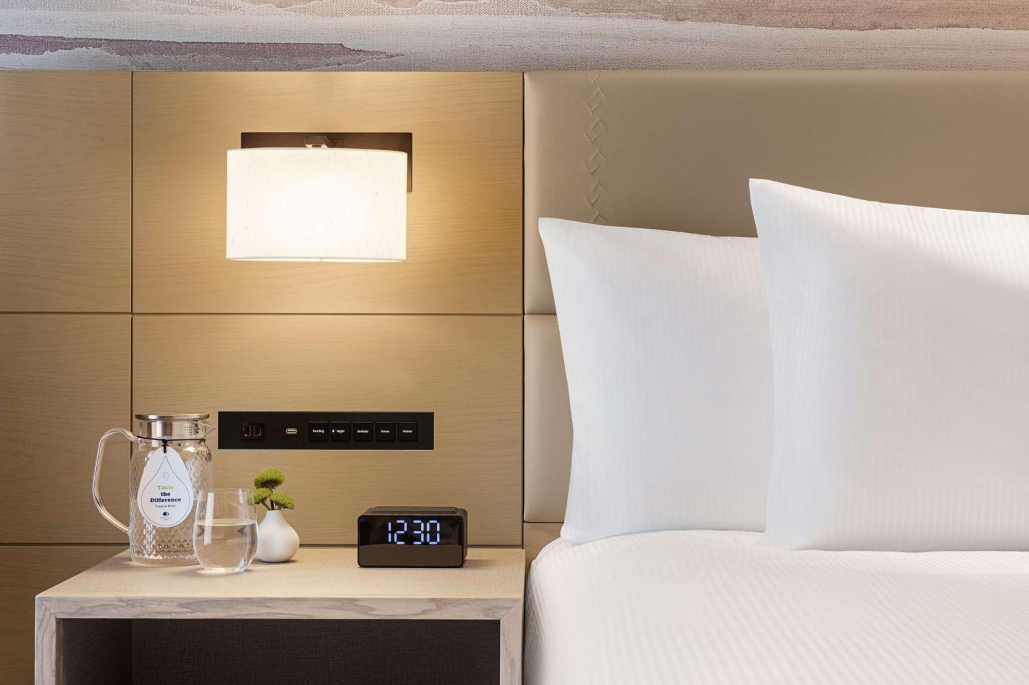 Doubletree By Hilton Toyama Hotell Exteriör bild