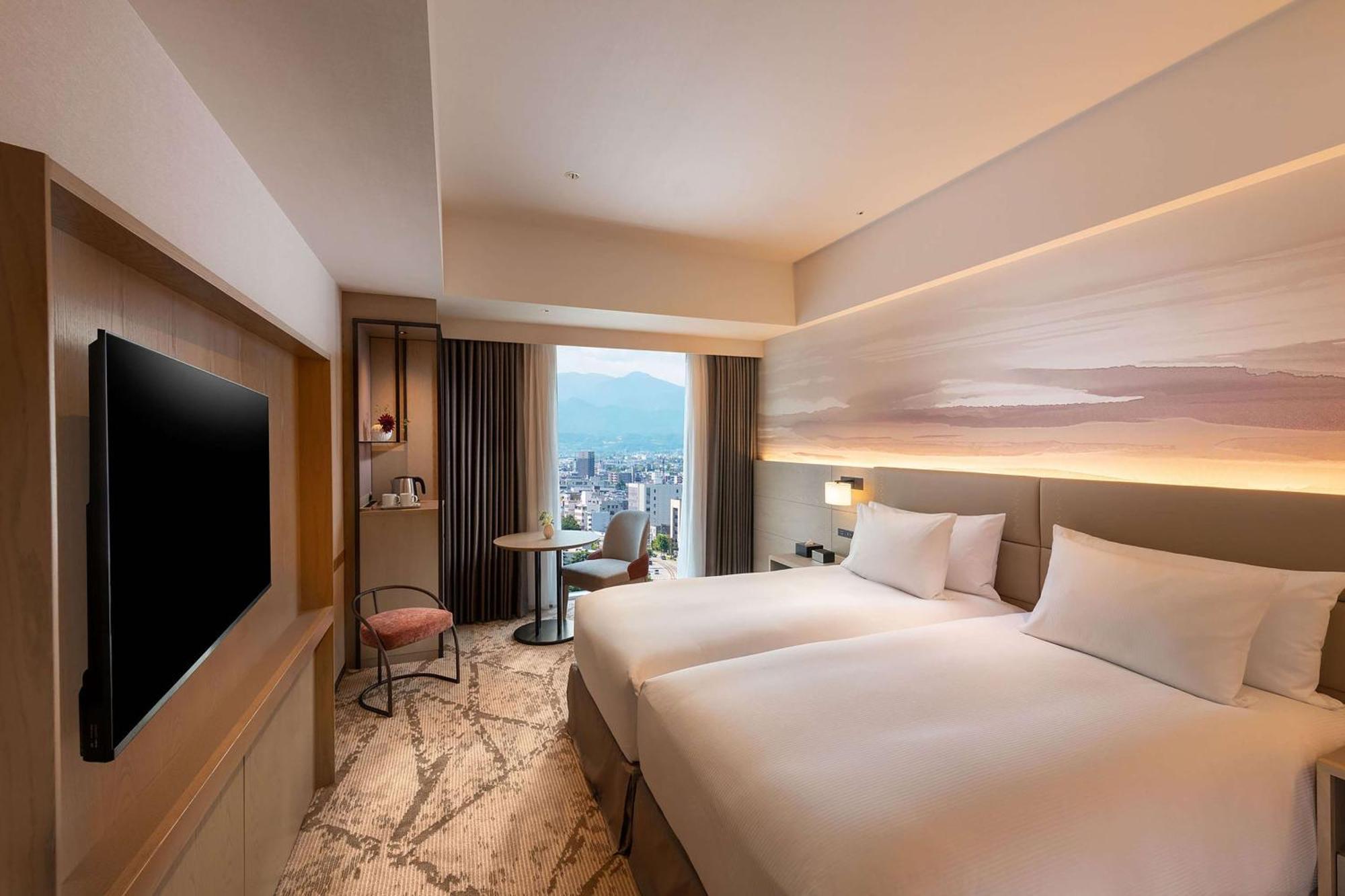 Doubletree By Hilton Toyama Hotell Exteriör bild