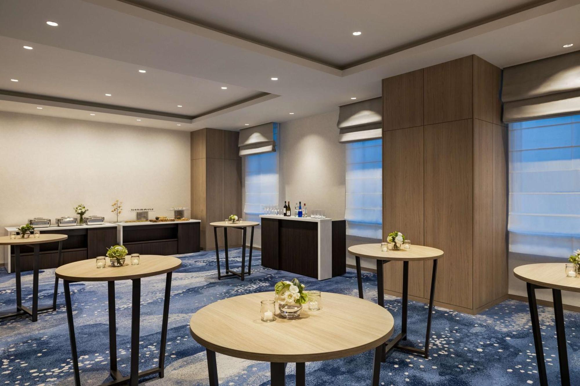 Doubletree By Hilton Toyama Hotell Exteriör bild