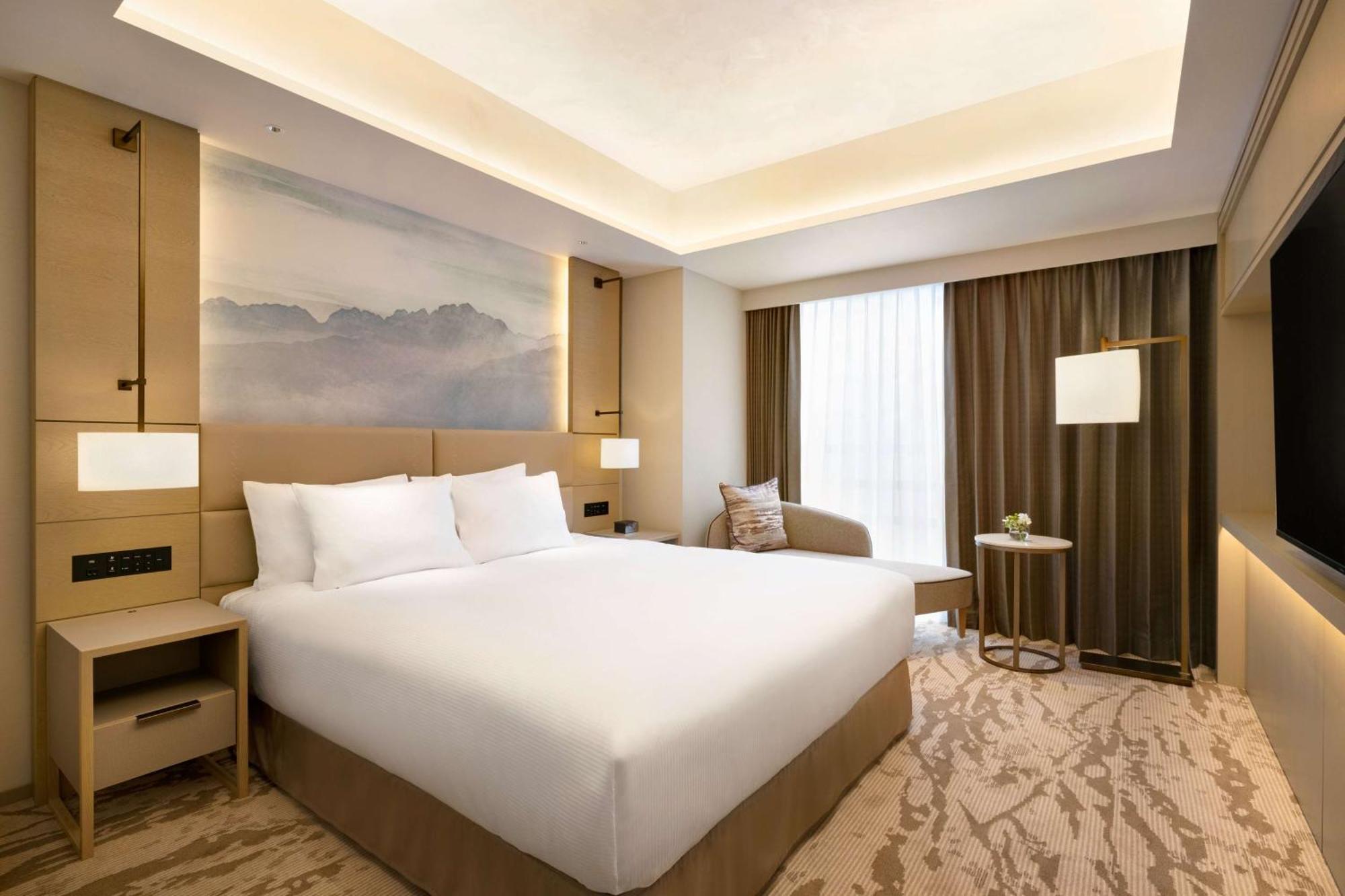 Doubletree By Hilton Toyama Hotell Exteriör bild