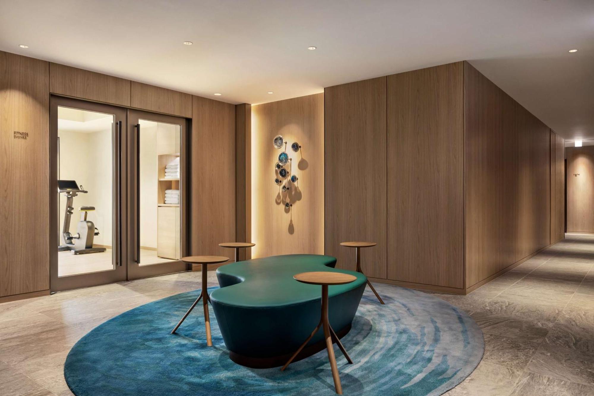 Doubletree By Hilton Toyama Hotell Exteriör bild