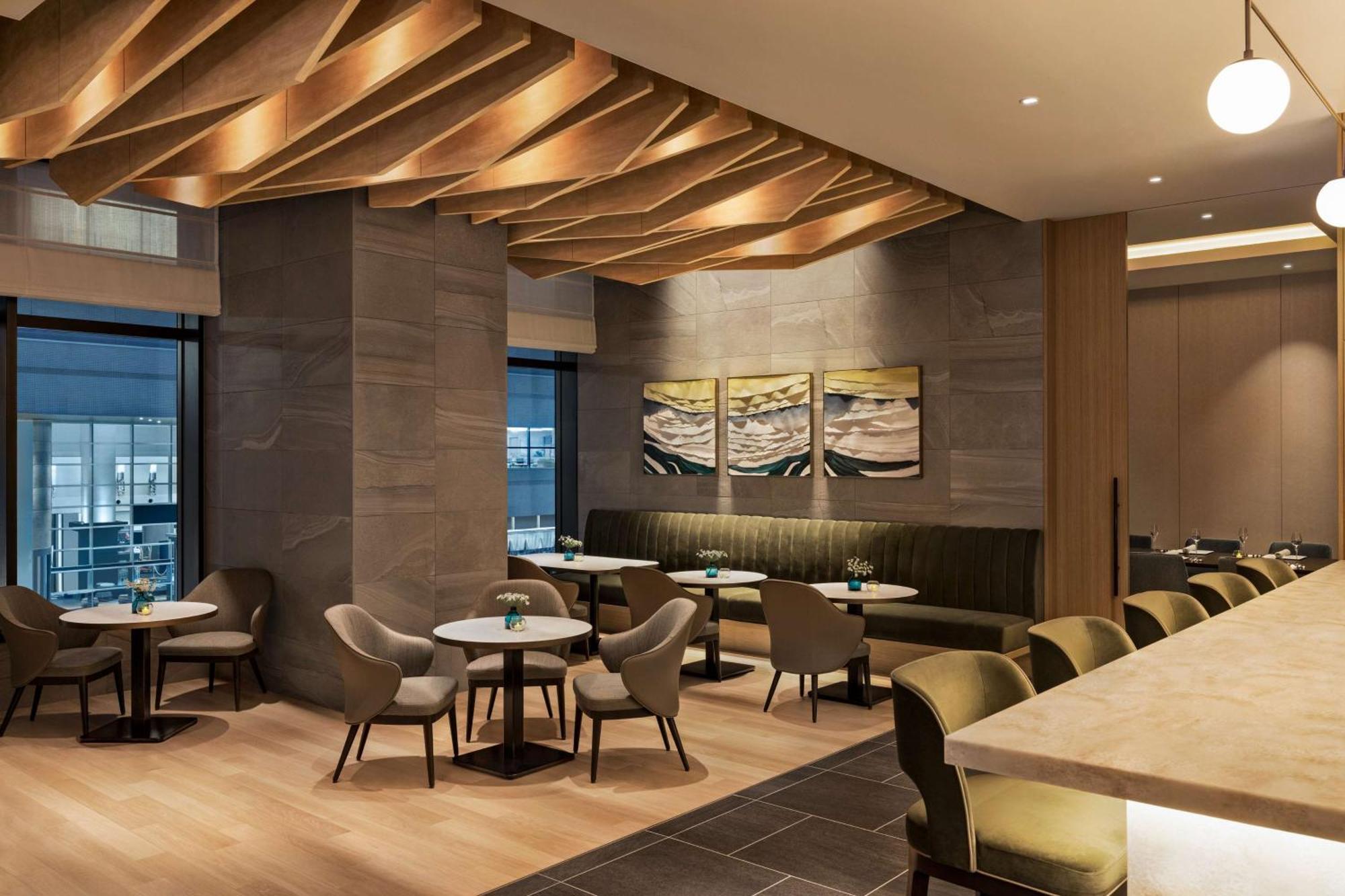 Doubletree By Hilton Toyama Hotell Exteriör bild