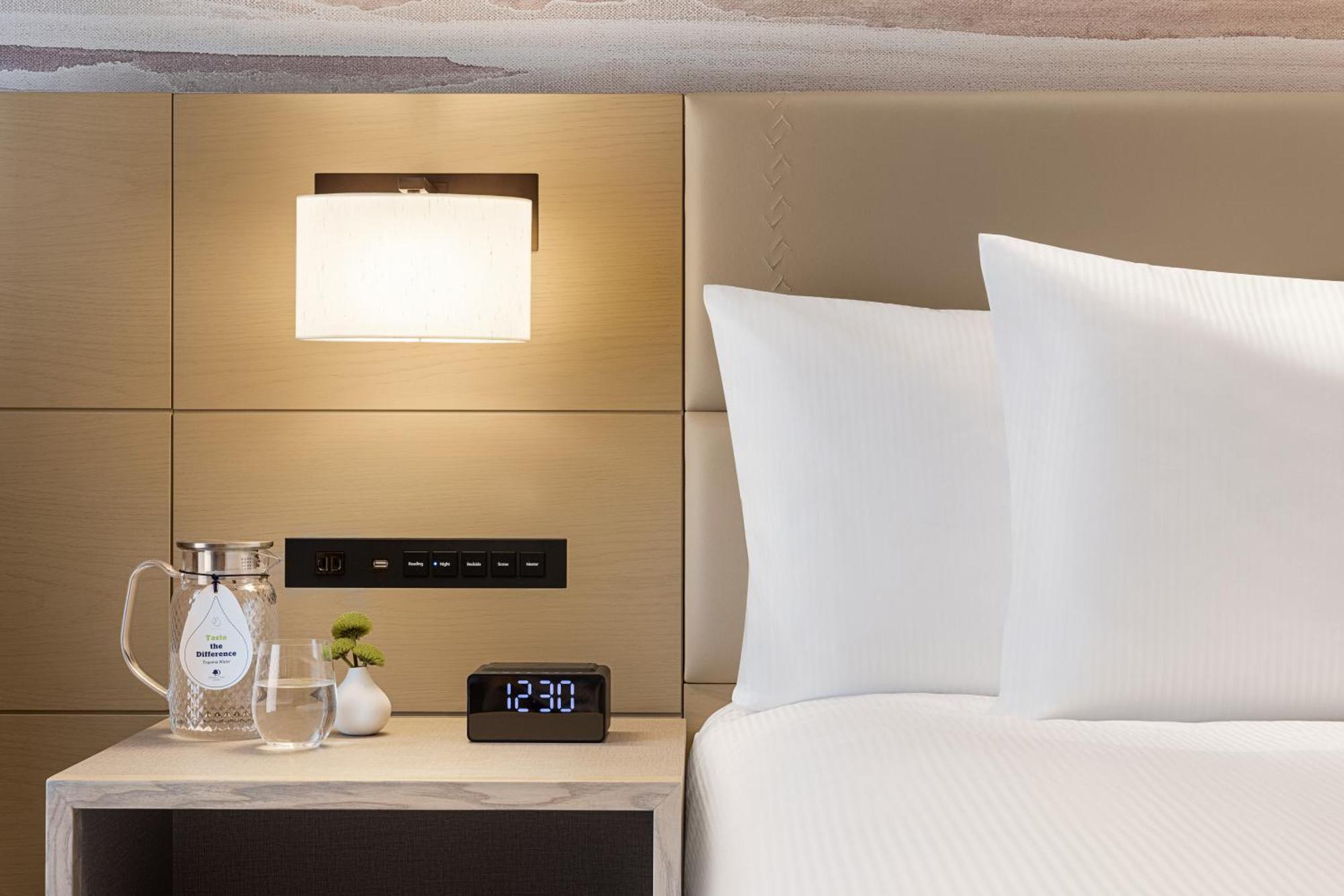 Doubletree By Hilton Toyama Hotell Exteriör bild