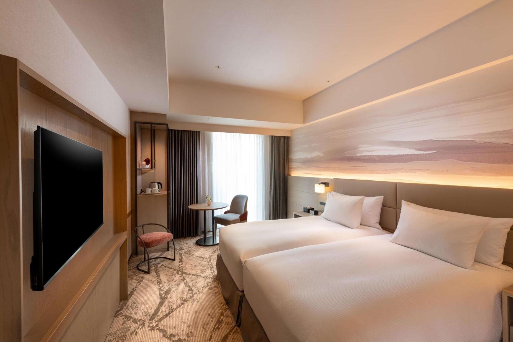 Doubletree By Hilton Toyama Hotell Exteriör bild